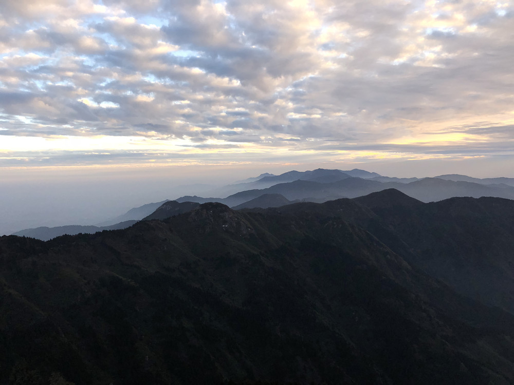 瑞泰風(fēng)團(tuán)隊觀賞南岳衡山晚霞